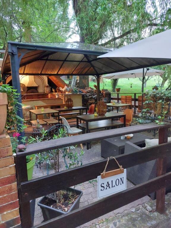 Hotel & Restaurant Le Chalvet Embrun Εξωτερικό φωτογραφία