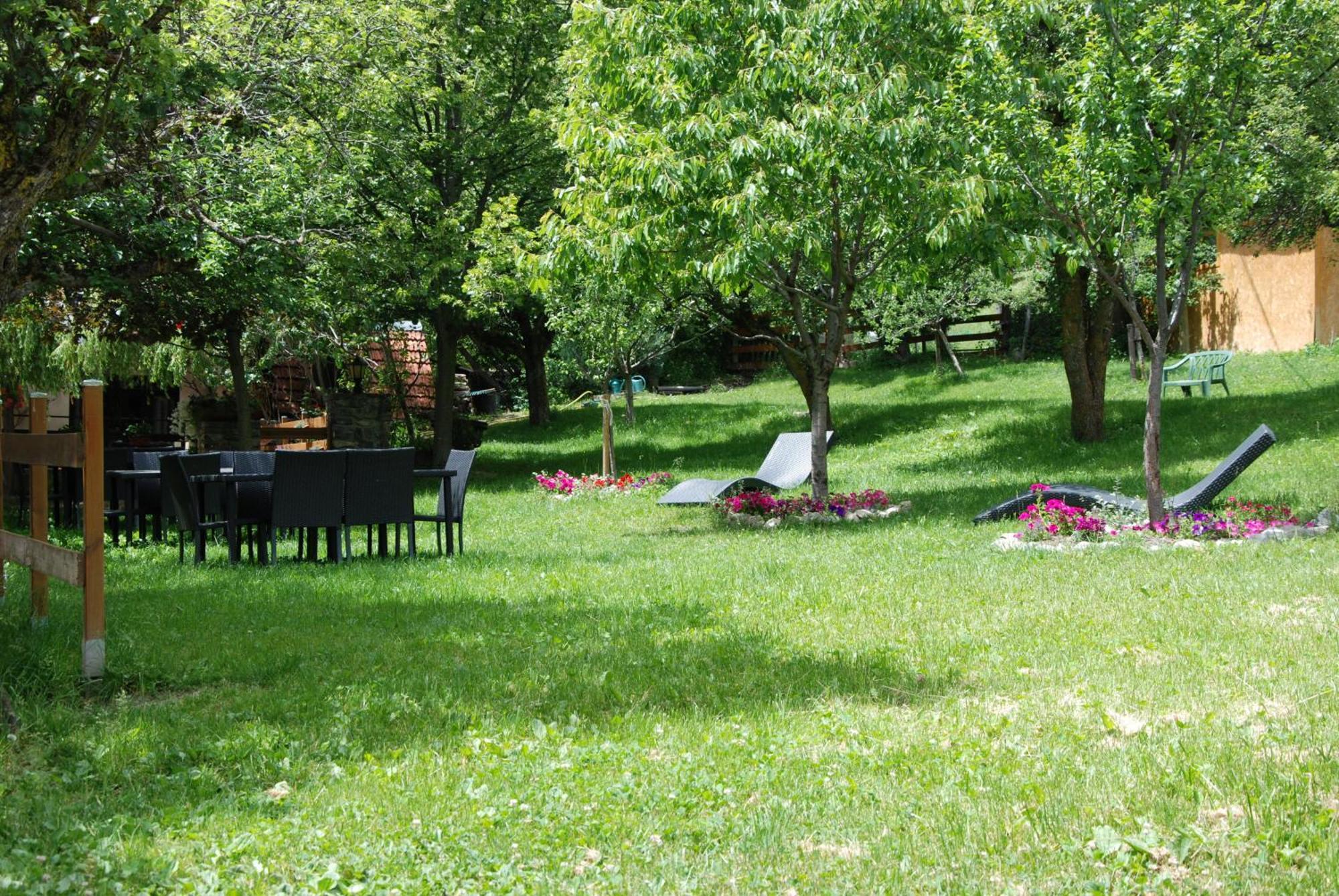 Hotel & Restaurant Le Chalvet Embrun Εξωτερικό φωτογραφία