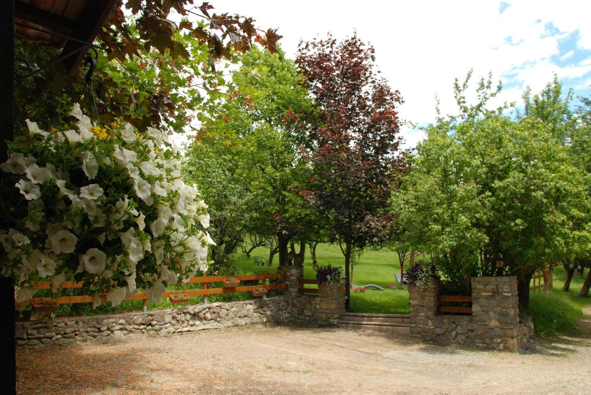 Hotel & Restaurant Le Chalvet Embrun Εξωτερικό φωτογραφία