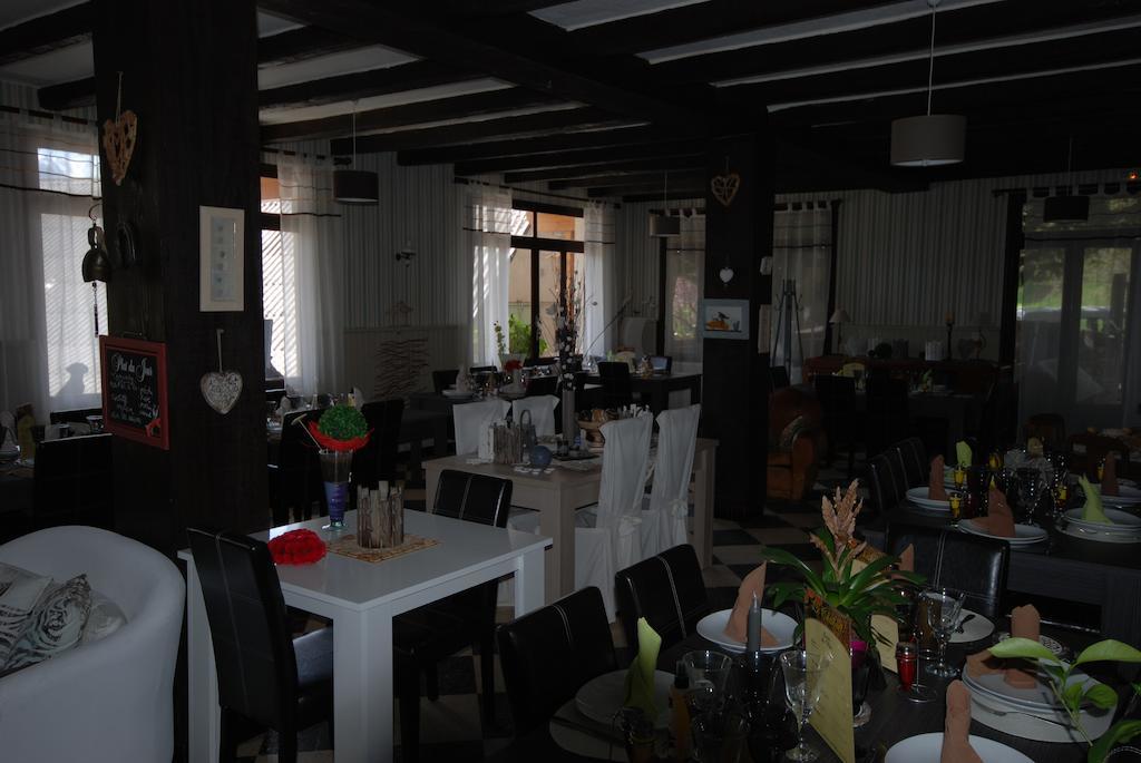Hotel & Restaurant Le Chalvet Embrun Εξωτερικό φωτογραφία