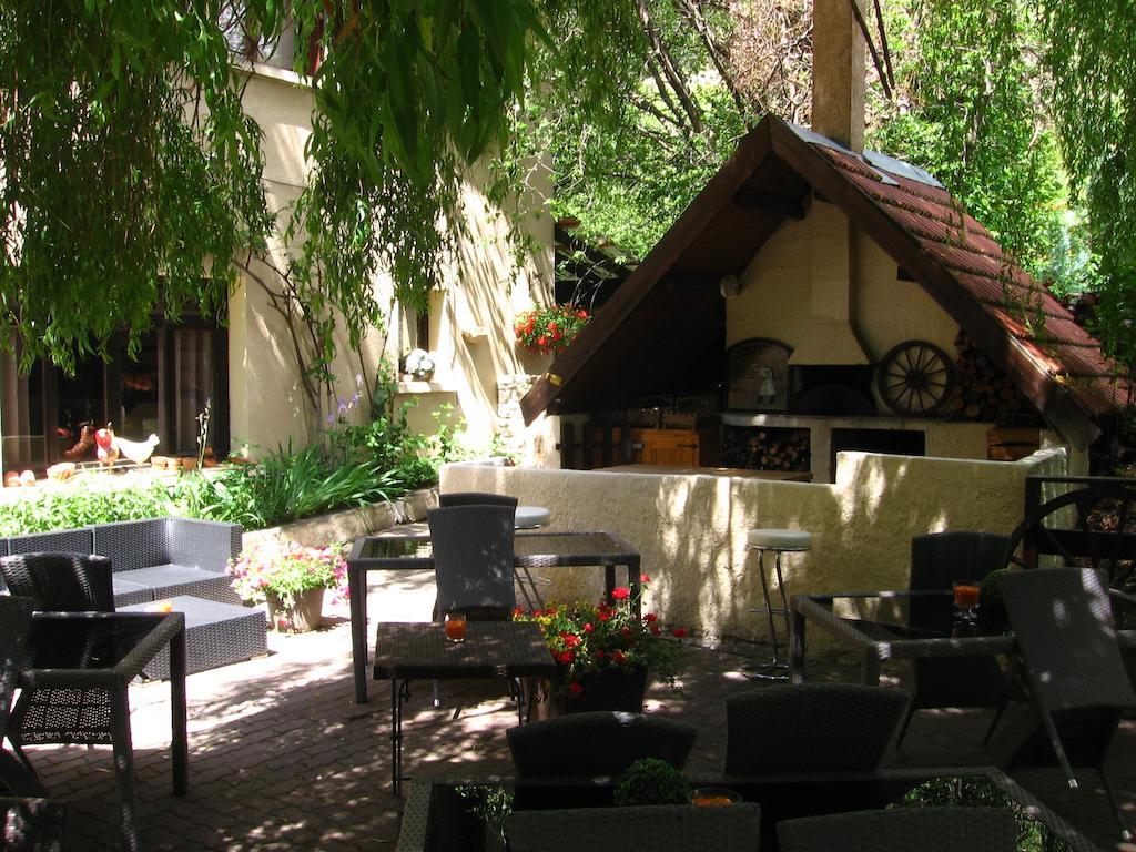 Hotel & Restaurant Le Chalvet Embrun Εξωτερικό φωτογραφία