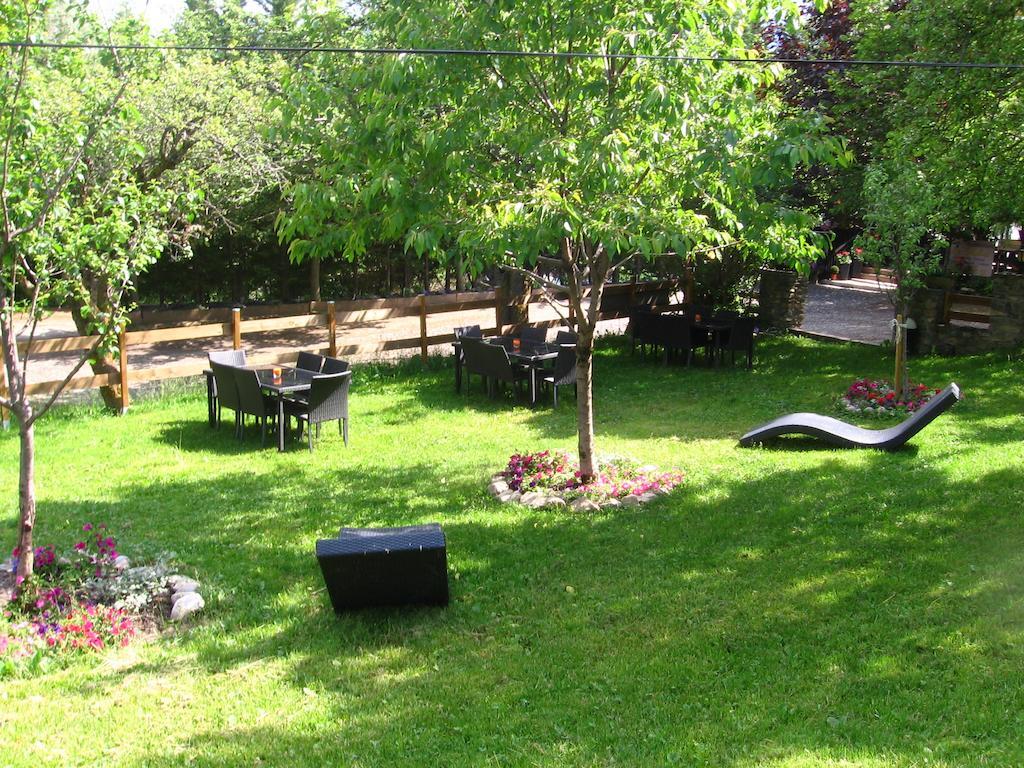 Hotel & Restaurant Le Chalvet Embrun Εξωτερικό φωτογραφία